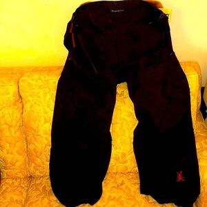 Bebe velcro toggle fit capri bottom pants